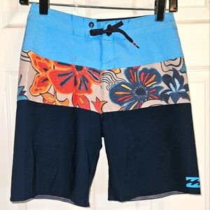 Billabong Platinum X Tribong Board Shorts in size 25